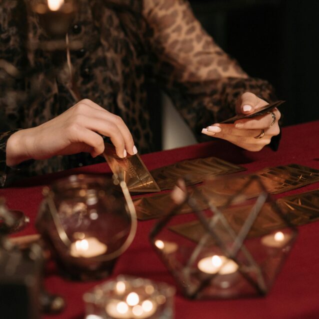 oráculo y cartas para búsquedas. visibilidad de marca en respuestas IA